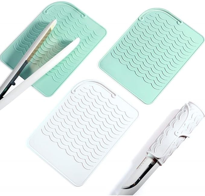 Silicone Hot Tool Mat – 2-Pack Heat-Resistant Pads for Flat Irons, Curling Wands & Hair Dryers, 8.6″ × 6.3″ Anti-Slip, Up to 480 °F Protection – White & Mint Green