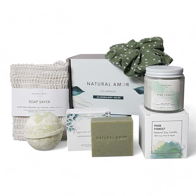 Natural Amor Green Spa Gift Set for Women, Peppermint Forest Bath Gift for her,5pc Bath & Body Gift Including Soap Bar, Candle, Bath Bomb