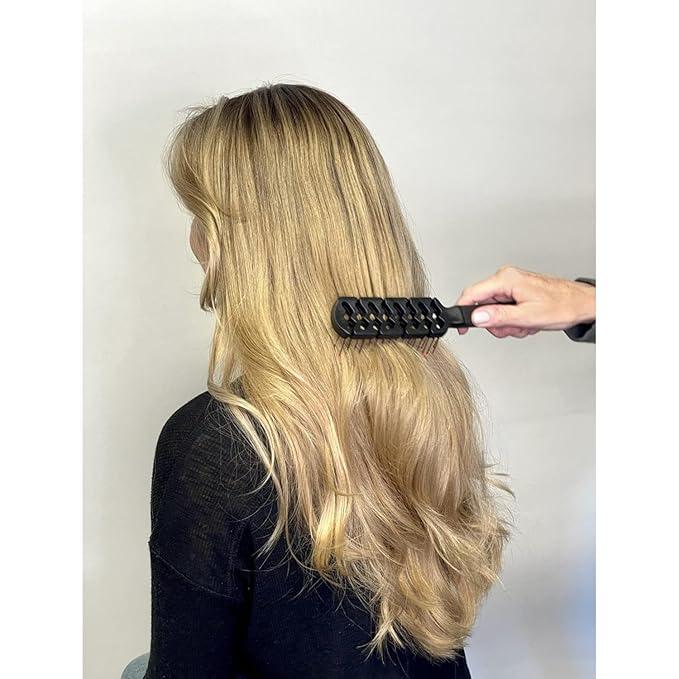 Cricket Static Free Fast Flo Flex Vent Hair Brush - Quick Drying, Detangling, and Styling - Anti-Static Bristles for Frizz-Free Blowouts, Ideal for All Hair Types