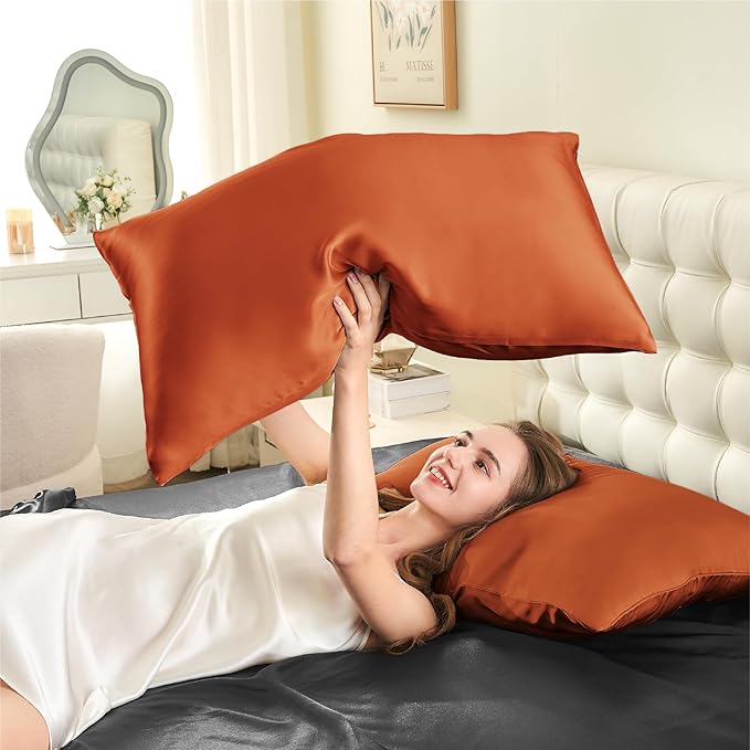 INFIIXSO Mulberry Silk Pillowcase for Hair and Skin, Silk Pillow Cases Standard Size with Hidden Zipper 20x26 Inches, Super Smooth and Soft Cooling Pillow Cases for Hot Sleepers(Orange, 1 Pack)
