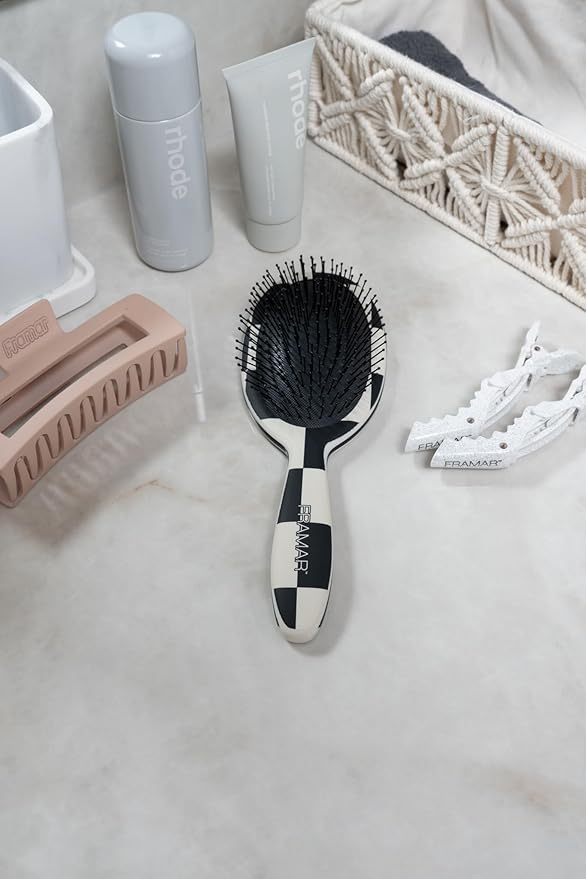FRAMAR Checkered Print Hair Brush Detangler – Wet Hair Brushes For Women, Womens Hair Brush, Black and White Checkered Hair Accessories, Hairbrush For Women, Cepillos Para Cabello – Detangle Brush